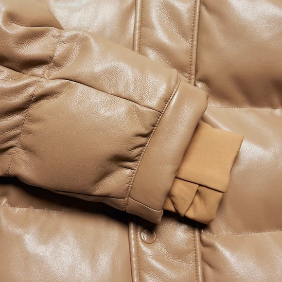 ARITZIA - The Super Puff™ Shorty - Constant Camel in Vegan Leather - XS - Picture 5 of 9